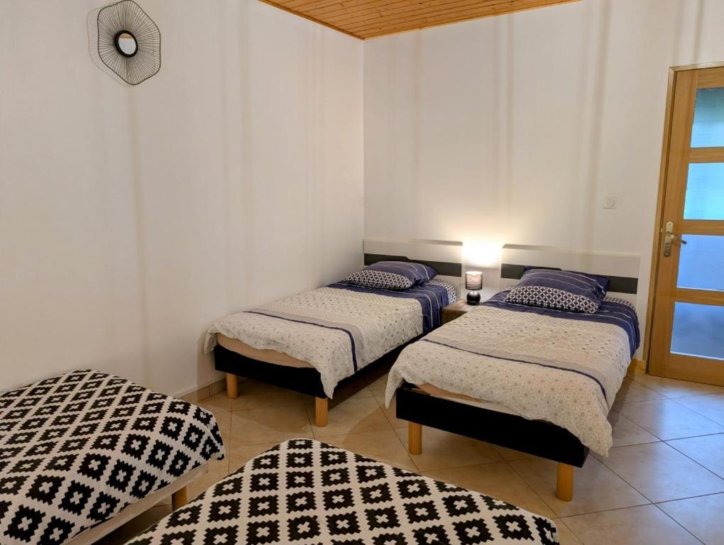La Ferme Des Pierrettes Villa Menneville ภายนอก รูปภาพ